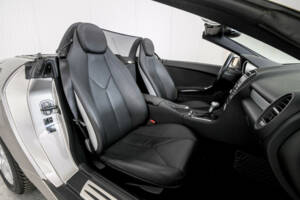Imagen 44/50 de Mercedes-Benz SLK 200 Kompressor (2007)