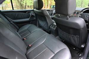 Image 44/50 of Mercedes-Benz E 320 (1998)