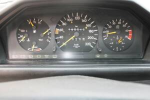 Immagine 9/13 di Mercedes-Benz 230 E (1986)