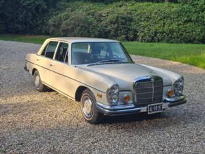 Image 43/62 of Mercedes-Benz 280 SE (1971)