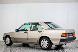Bild 27/50 von Mercedes-Benz 190 D 2.5 Turbo (1989)