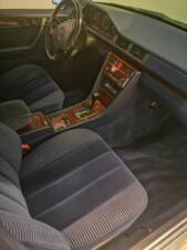 Bild 19/19 von Mercedes-Benz E 420 (1994)