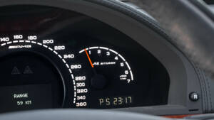 Image 31/51 of Mercedes-Benz S 65 AMG L (2004)