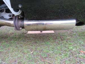 Image 23/44 of Norton F1 (1990)