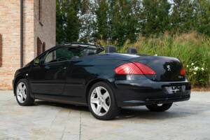 Bild 7/50 von Peugeot 307 CC 2.0i (2004)