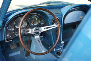 Bild 34/50 von Chevrolet Corvette Sting Ray (1966)