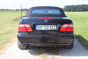 Bild 3/42 von Mercedes-Benz CLK 430 (2002)