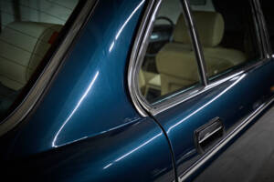 Imagen 40/99 de Daimler Double Six (1993)