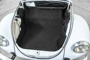 Bild 35/50 von Volkswagen Käfer 1303 LS (1976)