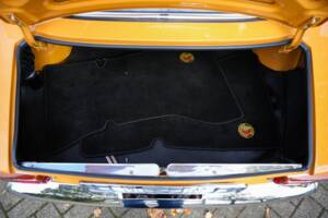 Image 15/38 of Alfa Romeo Giulia GT 1300 Junior (1968)