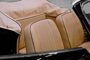Image 33/50 of Volkswagen Karmann Ghia 1200 (1959)