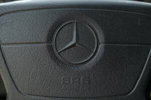 Image 37/50 of Mercedes-Benz 300 SL (1990)