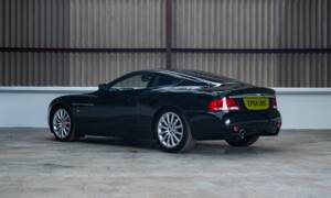 Image 3/50 de Aston Martin V12 Vanquish (2004)