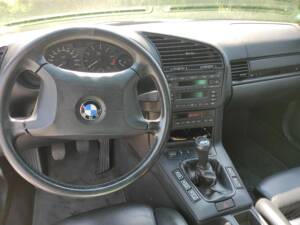 Bild 12/18 von BMW 320i (1998)