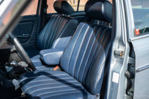 Image 21/38 of Mercedes-Benz 300 D (1981)