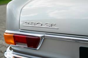 Image 16/30 of Mercedes-Benz 280 SE 3,5 (1969)