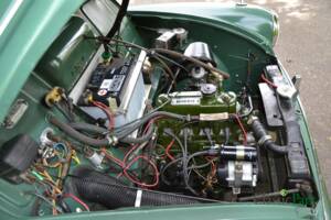Image 49/50 of Morris Minor 1000 Traveller (1964)