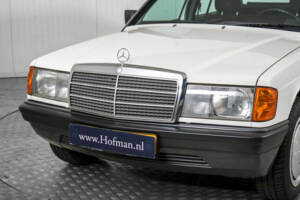 Image 18/50 of Mercedes-Benz 190 D (1985)