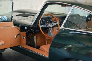 Image 44/50 de Jaguar E-Type (1970)