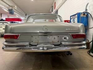 Image 15/18 of Mercedes-Benz 250 SE (1967)