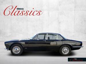 Image 3/24 de Jaguar XJ 6 4.2 (1969)