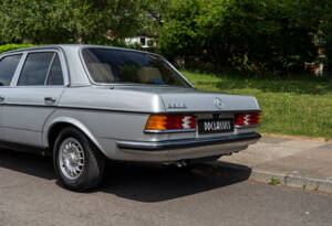 Imagen 12/25 de Mercedes-Benz 280 E (1981)