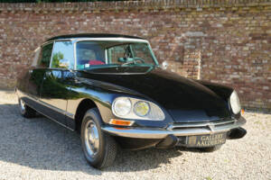 Image 24/50 de Citroën DS 23 Pallas IE (1972)