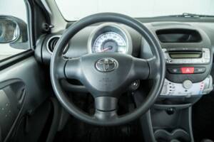 Image 8/48 of Toyota Aygo (2010)