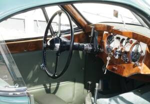 Image 12/13 of Jaguar XK 120 FHC (1953)