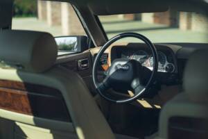 Image 32/50 de Daimler XJ 6 4.0 (1991)