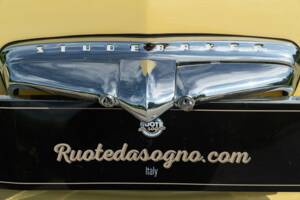 Image 34/50 of Studebaker Champion Regal DeLuxe Convertible (1950)