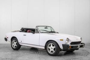 Image 7/50 de FIAT Spider 2000 Pininfarina 50th Anniversary Edition (1979)