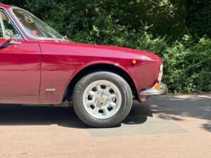 Image 24/48 of Alfa Romeo Giulia 1600 GT Junior (1972)