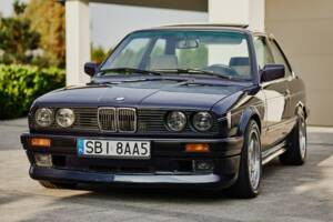 Immagine 8/8 di BMW 325i (1989)
