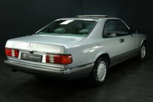 Afbeelding 2/50 van Mercedes-Benz 560 SEC (1991)