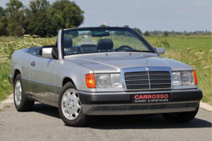 Image 1/39 of Mercedes-Benz 300 CE-24 (1992)