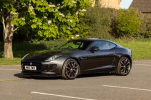 Image 25/45 of Jaguar F-Type (2016)