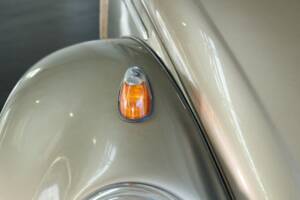 Bild 27/50 von Volkswagen Käfer 1200 Cabriolet (1957)