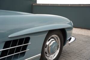 Image 40/43 of Mercedes-Benz 300 SL Roadster (1960)