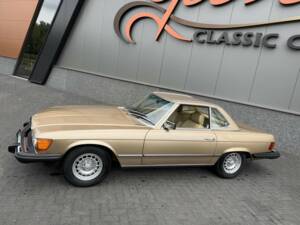 Obraz 19/50 pojazdu Mercedes-Benz 380 SL (1983)