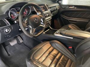 Image 9/14 of Mercedes-Benz GL 63 AMG (2015)