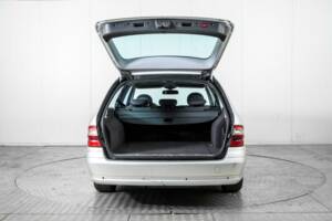 Bild 45/50 von Mercedes-Benz E 200 Kompressor T (2003)