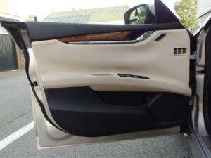 Image 48/98 of Maserati Quattroporte GTS (2015)