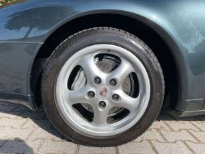 Bild 8/18 von Porsche 911 Carrera 4 (1995)