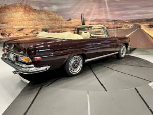 Image 11/36 de Mercedes-Benz 280 SE 3,5 (1971)