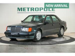 Image 1/32 of Mercedes-Benz 500 E (1992)