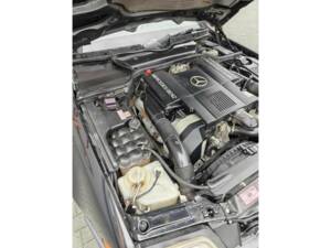 Image 47/50 de Mercedes-Benz 500 SL (1991)
