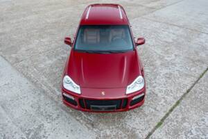 Image 2/45 of Porsche Cayenne Turbo (2009)