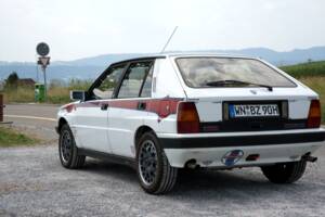 Image 17/47 of Lancia Delta HF Integrale (1988)