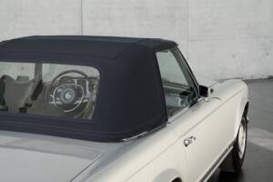 Image 40/50 de Mercedes-Benz 280 SL (1970)